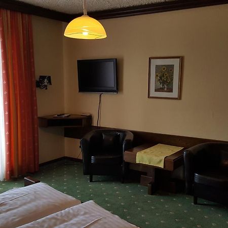 Hotel Kanz Villach Habitación foto